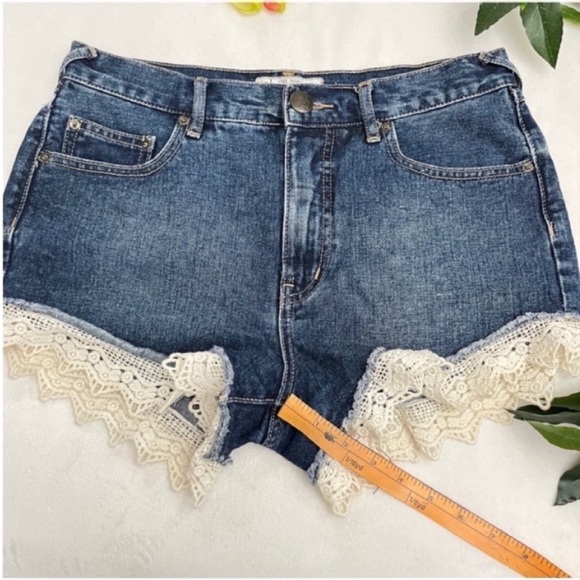Free People Lace Trim Blue Denim Jeans Shorts Size 26 - Picture 7 of 11